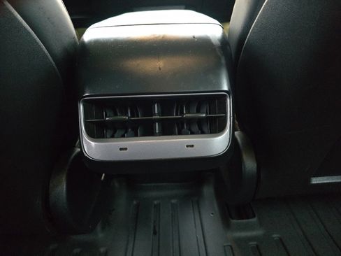 Used 2022 Tesla Model 3 Performance image 18