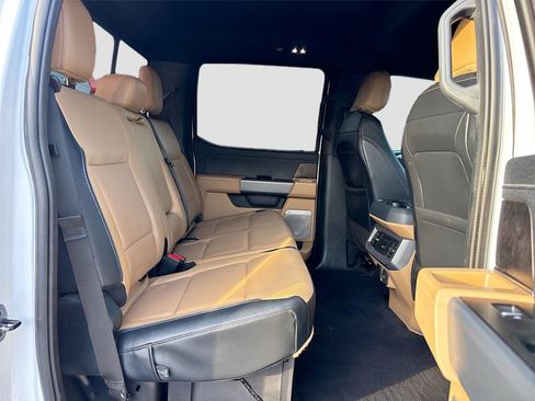 Used 2023 Ford F250 Lariat w/ Chrome Package image 31