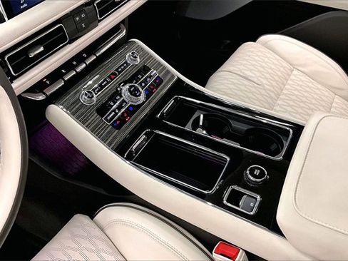 Used 2024 Lincoln Aviator Black Label w/ Dynamic Handling Package image 15