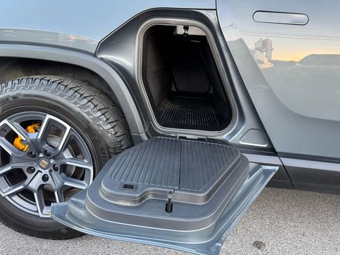Used 2023 Rivian R1T Adventure image 31