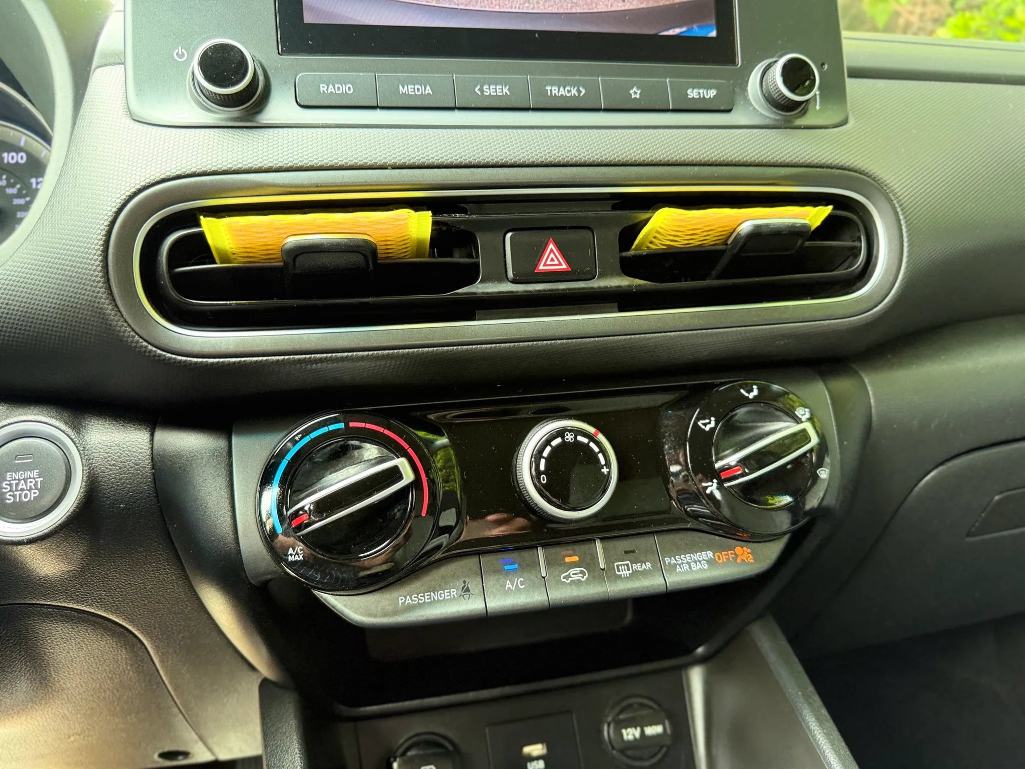 Used 2023 Hyundai Kona SEL AWD/4WD image 36