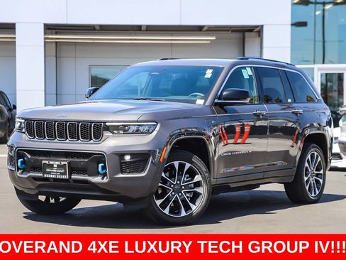 Used 2022 Jeep Grand Cherokee Overland w/ Luxury Tech Group IV AWD/4WD image 1