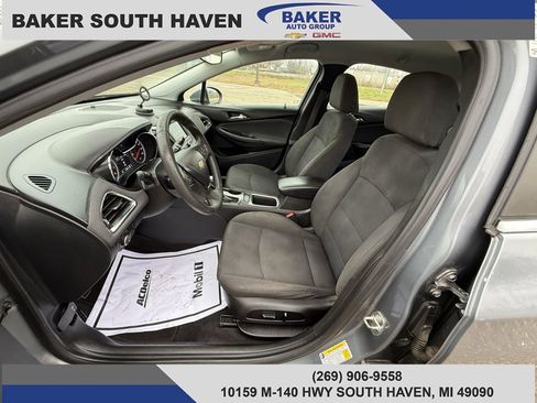 Used 2019 Chevrolet Cruze LT w/ Convenience Package image 11