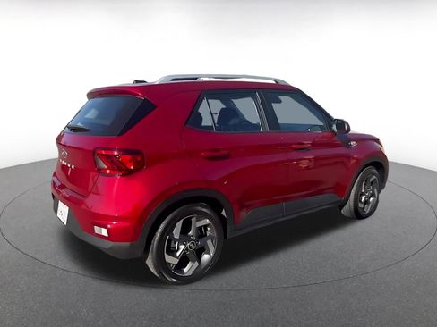 Used 2025 Hyundai Venue SEL image 15