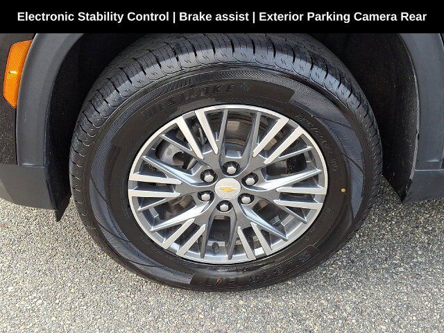 Used 2024 Chevrolet Traverse LT AWD/4WD image 15