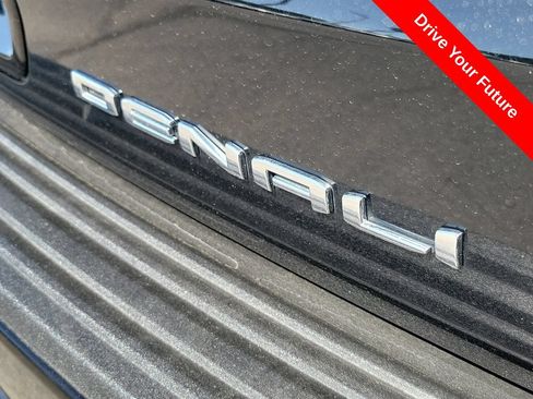 Used 2023 GMC Yukon XL Denali Ultimate AWD/4WD image 30