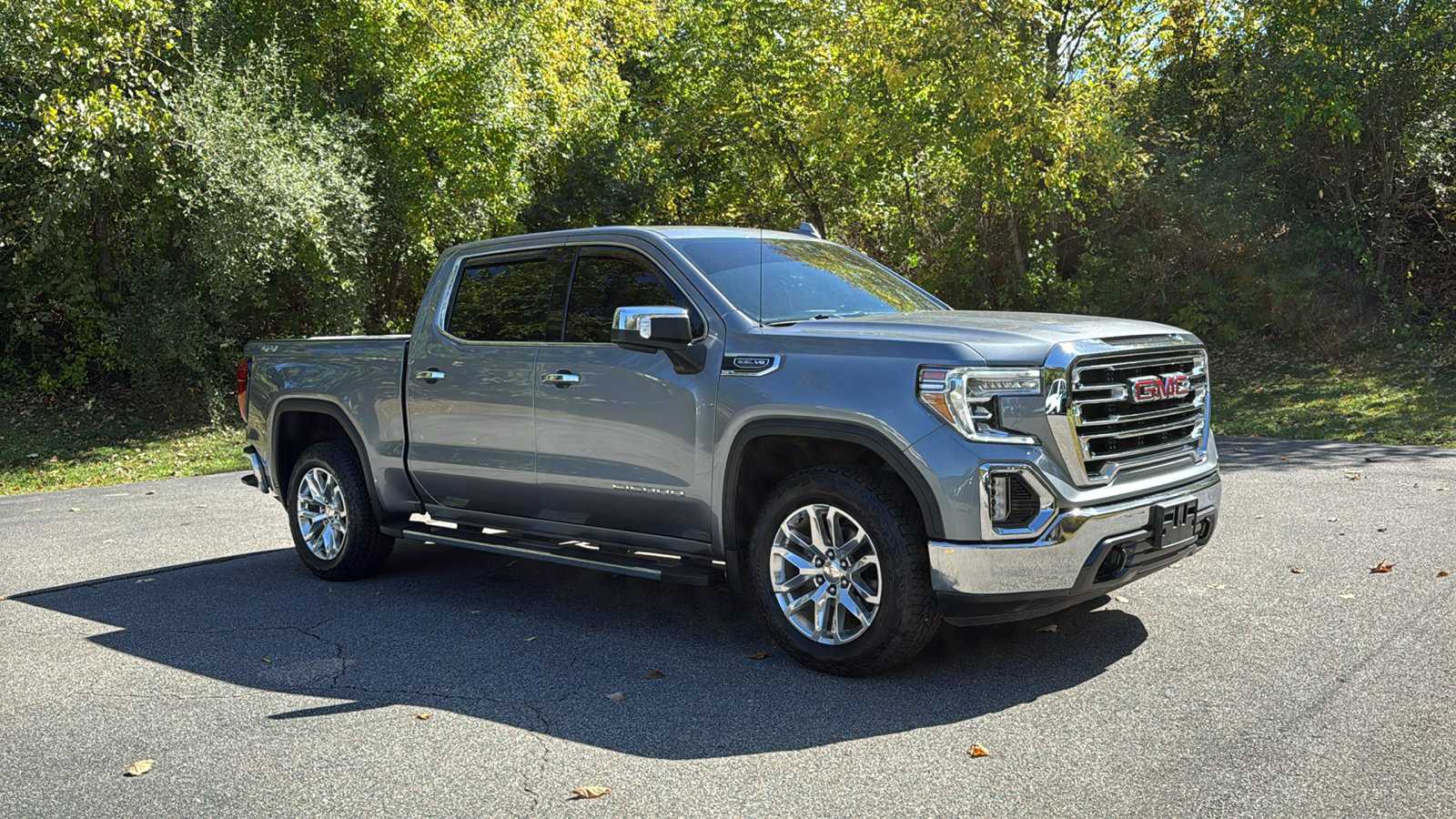 Used 2021 GMC Sierra 1500 SLT w/ SLT Premium Package AWD/4WD image 2