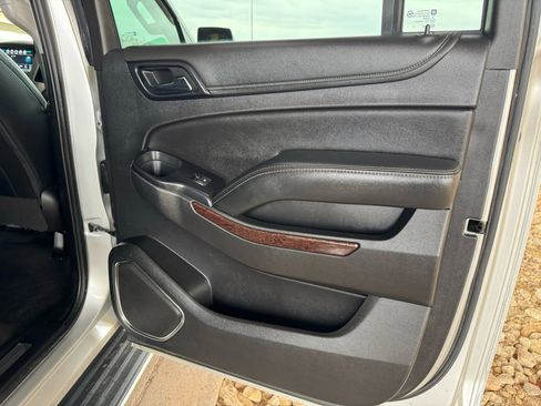 Used 2020 GMC Yukon XL SLT w/ Premium Edition image 22