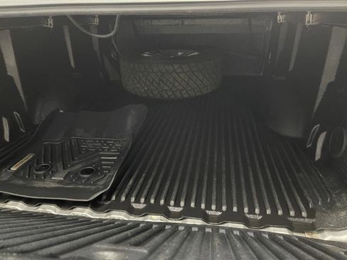 Used 2018 Chevrolet Colorado LT w/ LT Convenience Package image 12