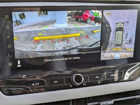 New 2025 Mitsubishi Outlander SE image 23