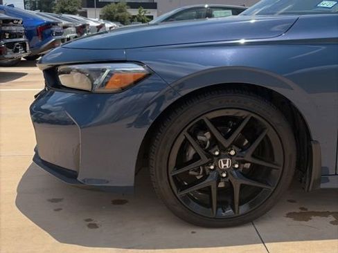 Used 2025 Honda Civic Sport image 3