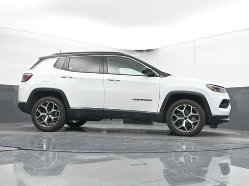 Used 2025 Jeep Compass Limited AWD/4WD image 24