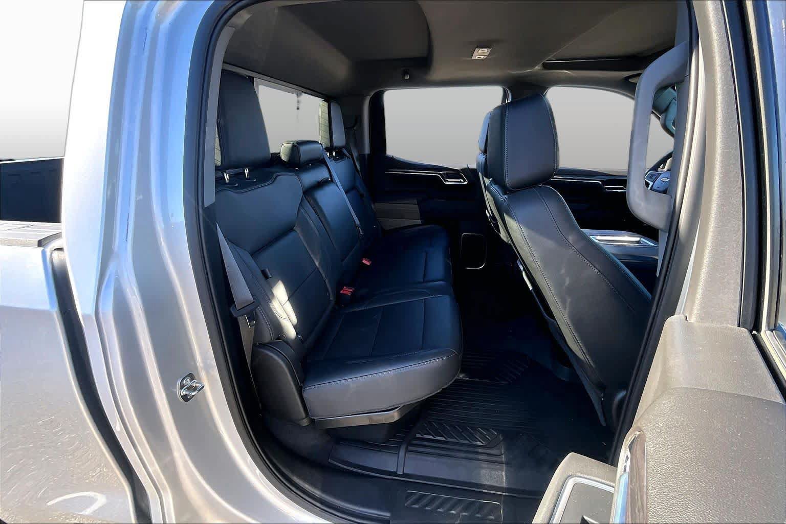 Used 2022 Chevrolet Silverado 1500 LTZ AWD/4WD image 19