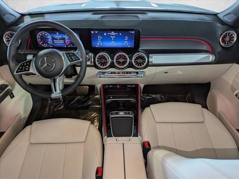 Certified 2025 Mercedes-Benz GLB 250 4MATIC image 17