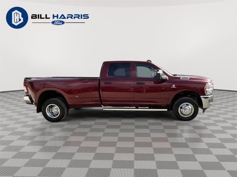 Used 2024 RAM 3500 Tradesman w/ Chrome Appearance Group image 4