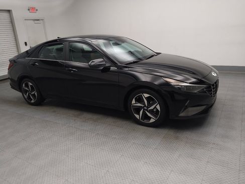 Used 2023 Hyundai Elantra Limited image 11