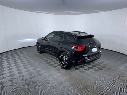 Used 2025 Chevrolet Trax RS w/ Driver Confidence Package image 7