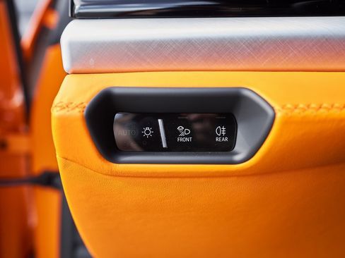 Used 2025 Lamborghini Urus SE image 51