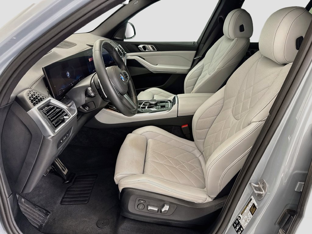 Certified 2025 BMW X5 xDrive40i w/ M Sport Package AWD/4WD image 18