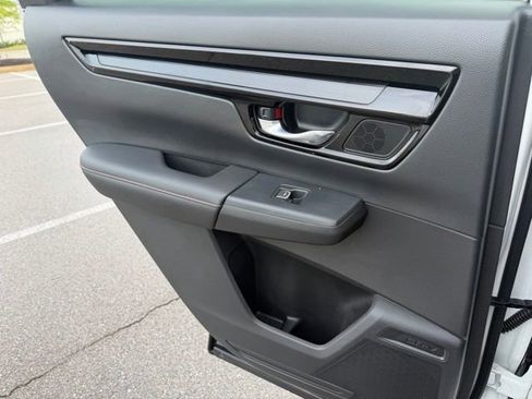 Used 2025 Honda CR-V Sport Touring image 29