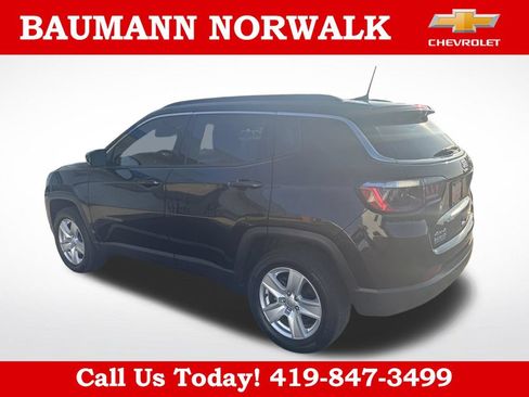 Used 2022 Jeep Compass Latitude w/ Convenience Group AWD/4WD image 4
