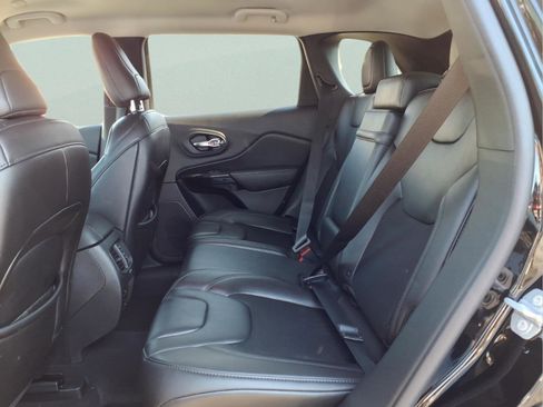 Used 2019 Jeep Cherokee Latitude Plus image 14