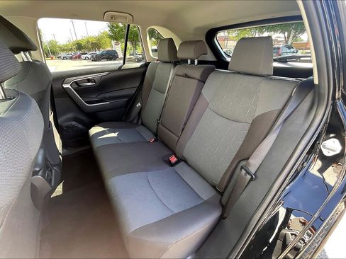 Used 2025 Toyota RAV4 XLE AWD/4WD image 30