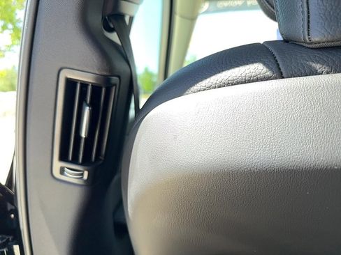 Certified 2022 Volvo XC60 B5 Momentum w/ Advanced Package image 16