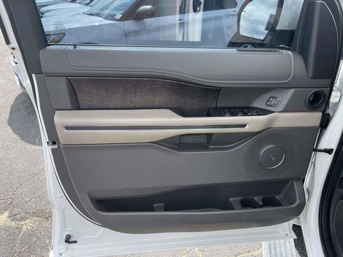 Used 2021 Ford Expedition Limited RWD image 15