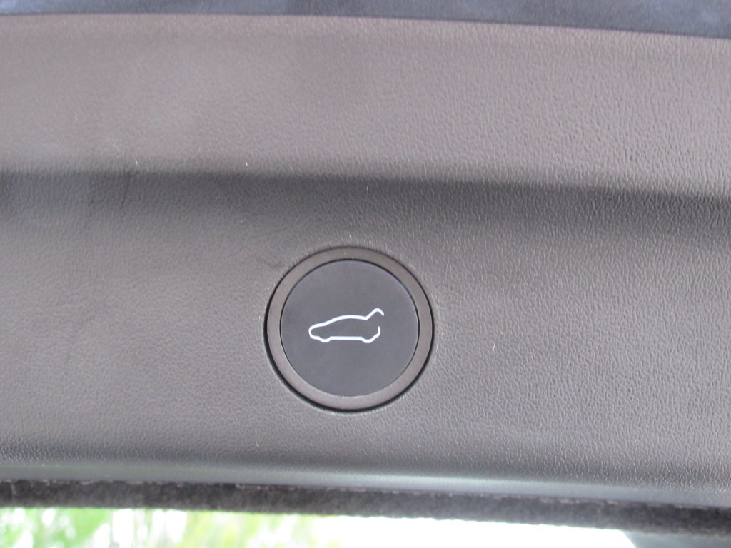 Used 2022 Tesla Model Y Performance AWD/4WD image 22