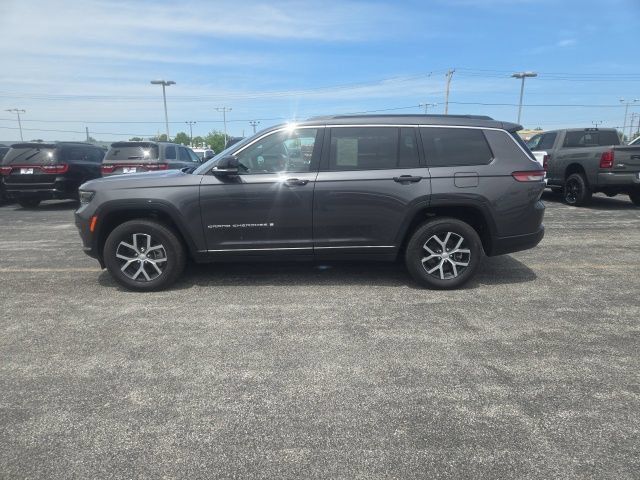 Used 2025 Jeep Grand Cherokee L Limited AWD/4WD image 4