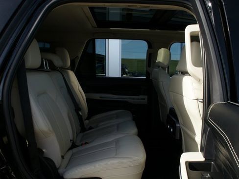 Used 2020 Ford Expedition Platinum image 35