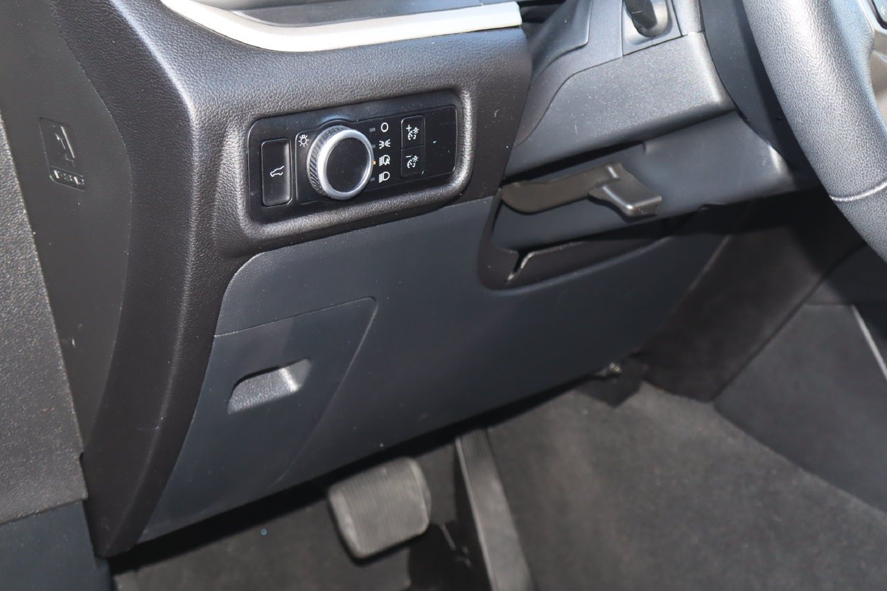 Used 2023 Ford Explorer XLT AWD/4WD image 24