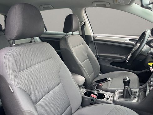 Used 2016 Volkswagen Golf S image 15