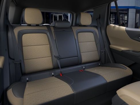 New 2026 Chevrolet Equinox ACTIV w/ Convenience Package III FWD image 17