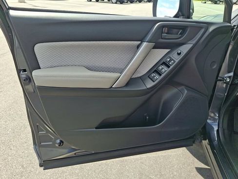 Used 2018 Subaru Forester 2.5i Premium AWD/4WD image 12