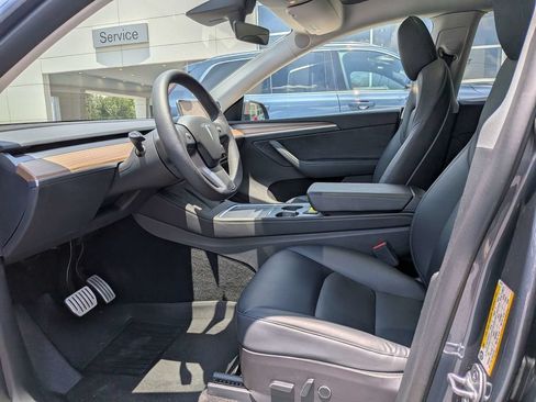 Used 2022 Tesla Model Y Performance AWD/4WD image 2