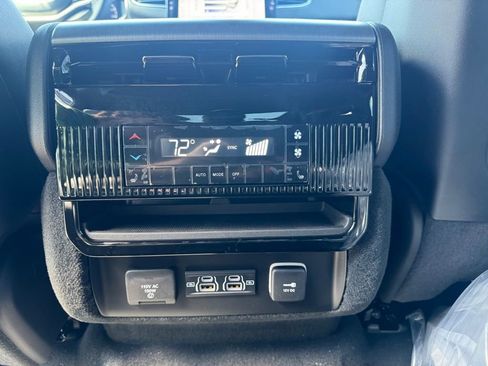 New 2026 Jeep Grand Wagoneer L Limited AWD/4WD image 20