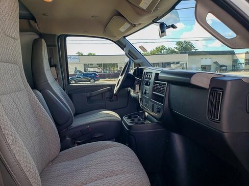 New 2025 GMC Savana 3500 Extended w/ Driver Convenience Package RWD image 13