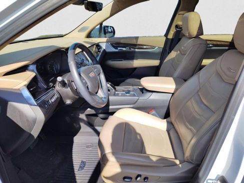Used 2021 Cadillac XT6 Premium Luxury w/ Platinum Package AWD/4WD image 10
