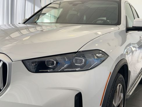 Used 2025 BMW X5 xDrive50e AWD/4WD image 11