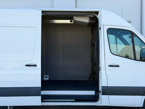 Used 2021 Mercedes-Benz Sprinter 2500 image 21
