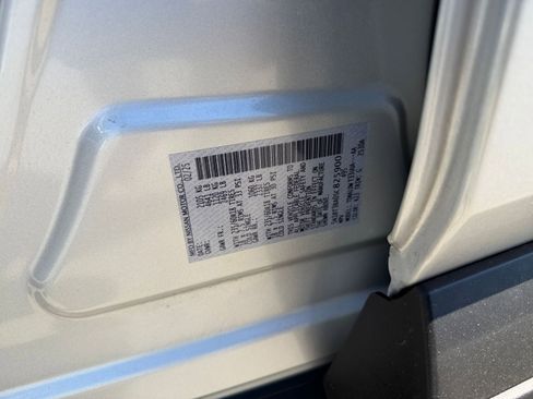 Used 2025 Nissan Rogue SV FWD image 31