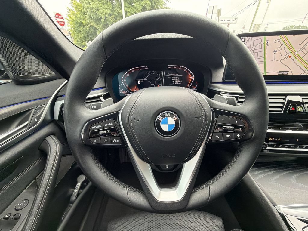Used 2023 BMW 540i xDrive AWD/4WD image 23