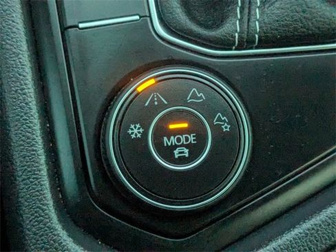 Used 2022 Volkswagen Taos SE image 22