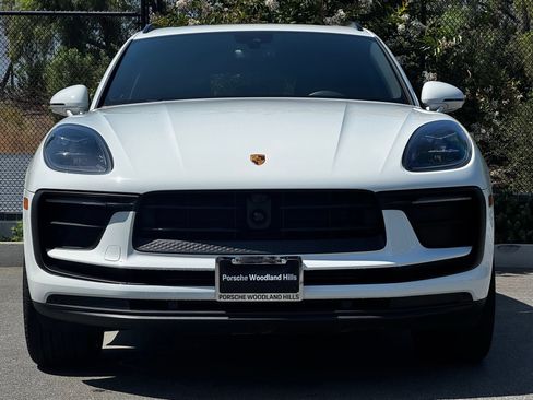 Used 2026 Porsche Macan AWD/4WD image 12