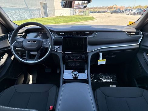 New 2026 Jeep Grand Cherokee Laredo X image 10