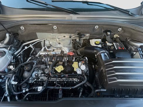 Certified 2024 Volkswagen Atlas SE image 36