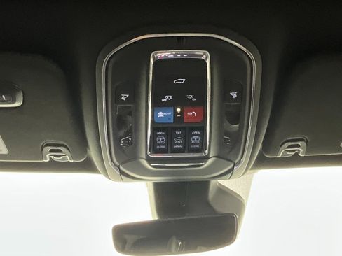 Used 2025 Jeep Wagoneer Series II w/ Premium Group I image 13