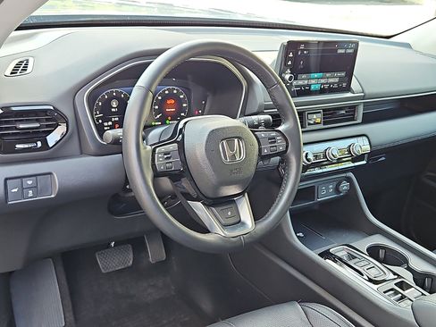 Used 2024 Honda Pilot Elite image 21